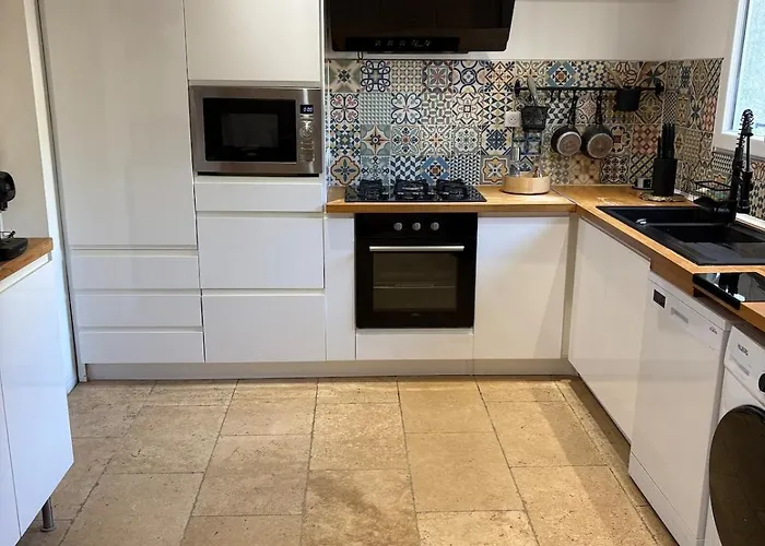 Belle Maison Avec Piscine Privative Dans Calme Et Securisee *