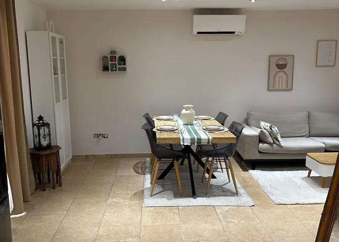 Belle Maison Avec Piscine Privative Dans Calme Et Securisee