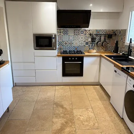 Belle Maison Avec Piscine Privative Dans Calme Et Securisee *