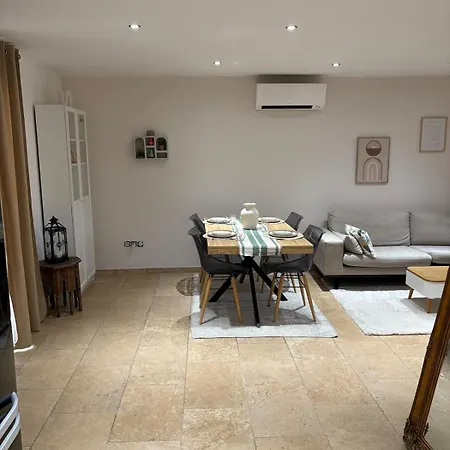 Belle Maison Avec Piscine Privative Dans Calme Et Securisee