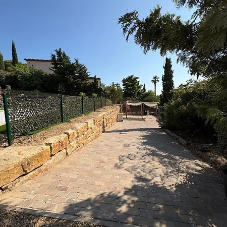 Belle Maison Avec Piscine Privative Dans Calme Et Securisee Villa *