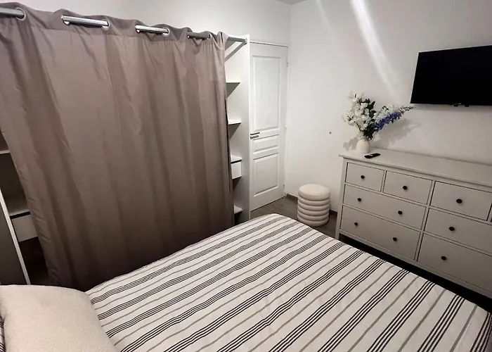 Belle Maison Avec Piscine Privative Dans Calme Et Securisee *